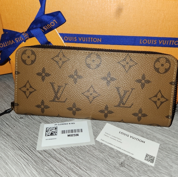 LOUIS VUITTON CLEMENCE ZIP AROUND WALLET - Picture 6 of 9